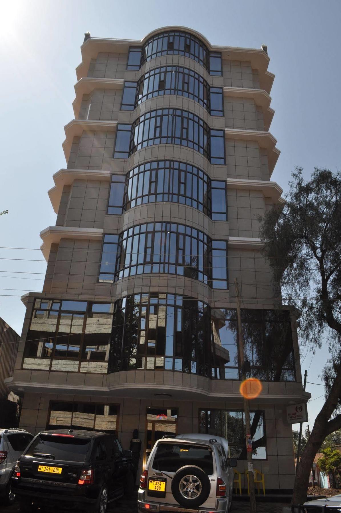 Premier Palace Hotel Аруша Екстериор снимка